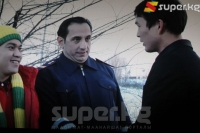 Орусиялык ТНТ телеканалынын жылдызы тартылган &ldquo;Сюрприз&rdquo; кыргыз комедиясынын жабык көрсөтүүсүнөн фоторепортаж