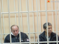Коррупция үчүн айыпталган Данияр Нарымбаев жана Хажимурат Коркмазовдун иши боюнча экинчи инстанциядагы соттук отурум өтүүдө
