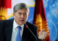 Президент: "Кыргыз өлкөсүндө ууру менен алдамчынын заманы бүтүп баратат"