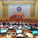 Парламент: Күн тартибине араң киргизилген "мандат чыры" боюнча БШКнын маалыматы бүгүн да угулбай калды