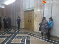 &laquo;Республика &ndash; Ата Журт&raquo; фракциясы вице-спикер Нурбек Алимбековду кызматтан алуу маселесин жабык эшик артында карап жатат