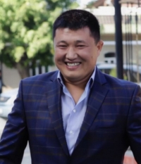 Жогорку Сот айыпталуучу Канжар Кадыралиевди үй камагында калтырууну чечти