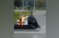 Орусияда Өчпөс отко шорпо бышырган адам изделүүдө