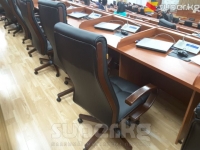 Депутаттарга жаңы 120 кресло сатылып алынганы коомго эми белгилүү болгонуна Жогорку Кеңештин басма сөз катчысы таң калууда