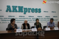 "Кочкор-Ата шаарында дарыгер Темирбек Саякбаев оорулууларга кайдыгер мамиле жасап жатат" дешет активисттер