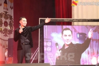 Курал Чокоев жеке концертин шаңдуу ырлары менен жыйынтыктады