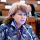 Депутат Карамушкина билими жок табыптарга ишенбөөгө чакырды