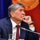 Алмазбек Атамбаев "Конституцияны өзгөртүү боюнча референдум өткөрүү жөнүндө" мыйзамга кол койду