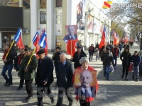 Бишкекте Улуу Октябрь социалисттик революциясынын урматына жөө жүрүш болууда