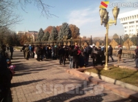 "Дыйкан" базарынын соодагерлери кайрадан митингге чыгышты