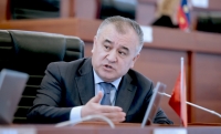 Өмүрбек Текебаевдин үйүнө киргендер сейфти ачууга аракет кылышкан