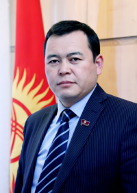 Мирлан Бакиров парламенттин Агрардык комитетинин төрагалыгынан өз ыктыяры менен кетти