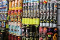 "Дордой" базарында сатууга тыюу салынган пиротехникалык каражаттар 50дөн ашуун соода жайында сатылууда