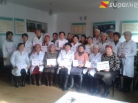 Ошто мектеп мугалимдери үчүн компьютердик курстар уюштурулууда, аларга сабакты жогорку окуу жайларынын адистери өтүп жатышат