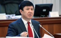 Темир Сариев Жогорку Кеңештеги коалициялык көпчүлүккө актуалдуу маселелер боюнча маалымат берди