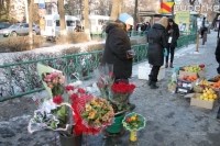 Бишкек. Соодагерлерге киреше, арзышкандарга кубаныч алып келген Валентин күнү (фото)