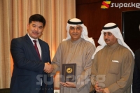 Кувейт эмиринин уулу боз үйдө жашоону кыялданат (фото)