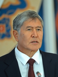 Алмазбек Атамбаев: "Өз аскерин карай албаган өлкө башкалардын аскерин багууга аргасыз болорун унутпашыбыз керек"