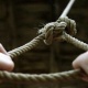 Чүй облусунда 42 жаштагы 4 баланын энеси өз үйүндө асынып алды