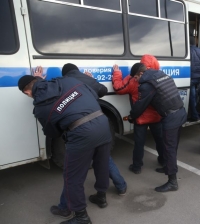 Беш кыргыз бала "Москва шаарында 49 жаштагы аялды зордуктады" деген шек менен кармалды