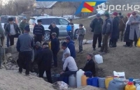 Элдик дарыгер: "Суу бардык ооруларды айыктыруу касиетине ээ болушу мүмкүн эмес"