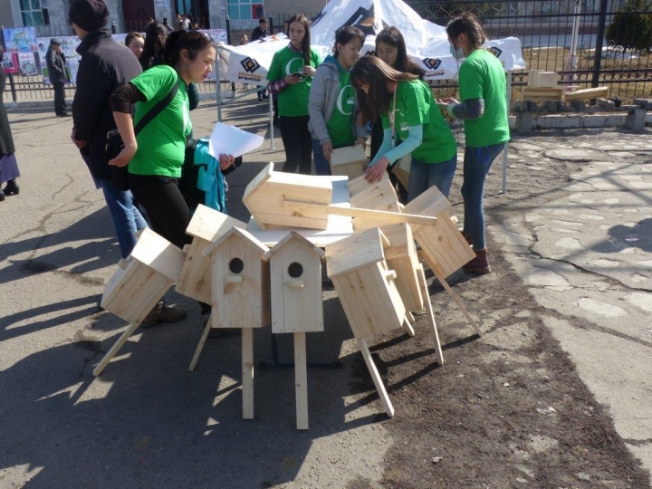 Акцияга катышкан окуучулар