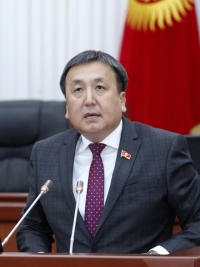 Жогорку Кеңештин спикери: "Желегибиз түбөлүккө желбиресин!"