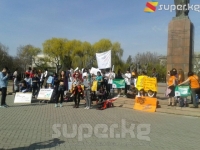 Бишкекте коомчулуктун көңүлүн аялдардын укугуна бурууга арналган жөө жүрүш өттү