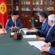 Премьер-министр кыргыз жазуучуларына кам көрүүнү күчөтүүнү убадалады