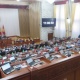 Жогорку Кеңештин жыйынында депутат уюлдук телефонундагы оюнду ойноп отурду