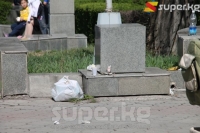 Майрамдын жүрүшүндө Бишкек шаары акырындык менен таштандыга толо баштады (фото)