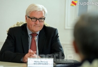 Штайнмайер президент Алмазбек Атамбаевге "кыргыз өлкөсүндө акыркы 10 жылда чоң өзгөрүүлөр болду" деп айтты