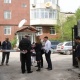 Бишкекте Спорт Ордосунун артындагы көп кабаттуу үйдүн ээси мыйзамсыз ээлеген жерди кайтарып бербей жатканы айтылды