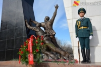 Жогорку Кеңеш 7-апрелди дем алыш күн деп белгилөө жөнүндө мыйзам кабыл алды