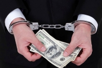 Ошто Архитектура жана шаар куруу башкармалыгынын кызматкери 15 миң сом пара менен кармалды