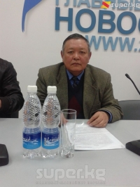 "Абдыкерим Гапаровдун каза болгонуна 1,5 ай болду, анын кабинети ошол убакыттан бери жабык турат" дейт маркумдун кесиптеши