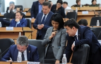 Алмазбек Атамбаев өкмөттүн жаңы курамын бекитти