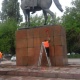 Бишкекте жайгашкан эстеликтерди чаңдан арылтуу, тазалоо иштери жүрүп жатат