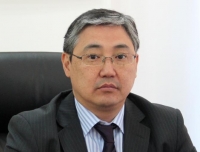 Каржы министринин орун басары менен шаар тургуну жол талашып уруша кетишти