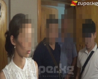 Бишкекте күйөөсүн жиликтеген келиндин сот иши белгисиз мөөнөткө жылдырылды