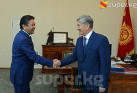 Алмазбек Атамбаев Тайырбек Сарпашевди кабыл алды
