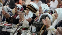 Бишкекте Энелердин күнүнө арналган "Эне - ааламдын руху" аттуу сүрөт көргөзмөсү болот
