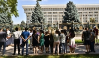 Бүгүн жарандык коомдун өкүлдөрү борбор калаада тынчтык митингине чыгышты