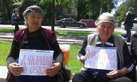 Жогорку Сот Бишкекте уулунун ак жерден соттолгонун айтып чыккан эненин маалыматын жалганга чыгарууда