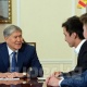 Алмазбек Атамбаев бийчи Атай Өмүрзаковдун "Тумар КР" тобуна Лондондо өтчү сынакка барууга акча бөлүп берди