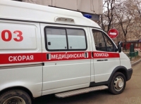 Бишкекте жеңил унаа май куюучу жайды сүзүп оодарылып, 6 адам ар түрдүү жаракаттарды алды