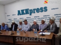 Ысык-Ата районунан келген аксакалдар президенттен Чыңгыз Жумагуловду милиция кызматкерлеринен коргоону суранышты
