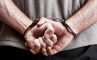 Депутаттар 17 жашка толо элек өспүрүмдү никелик мамилелерге өтүүгө мажбурлаган ата-энени 3 жылга түрмөгө камоо демилгесин сунушташты