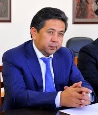Сарпашев парламенттик шайлоодо бир партия 1,5 миллион доллар сунуштаганы тууралуу айтып берди