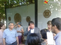 ЭЛДИК КАБАР: "Депутат Садык Шер-Нияз министр Эльвира Сариевадан Улуттук университеттеги окутуучуларды тандоо сынагынын жыйынтыгын жокко чыгарууну талап кылды"